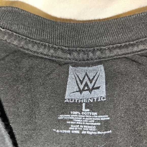 NWO - NEW WORLD ORDER WRESTLING LOGO SHORT SLEEVE T-SHIRT L Large WWE Authentic - Picture 4 of 9
